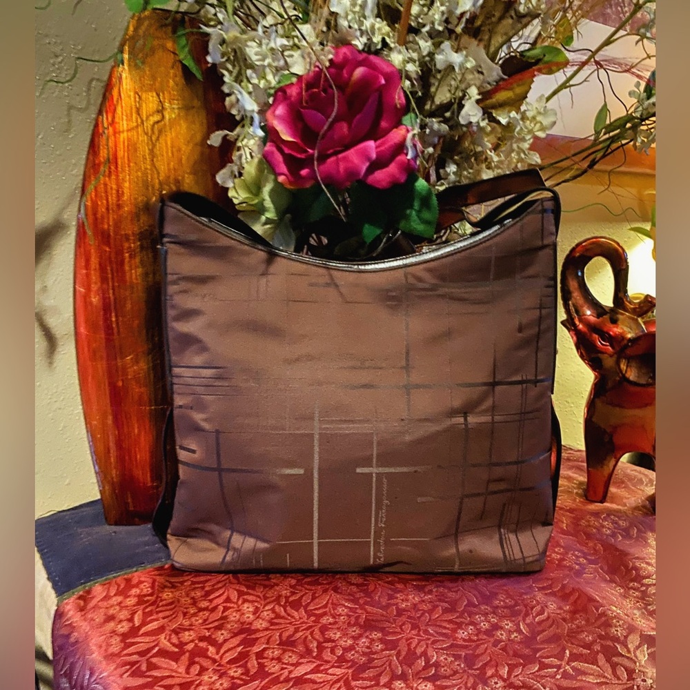 Salvatore Ferragamo Brown Shoulder Bag with Elegant Design